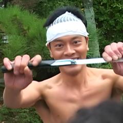 拜访者Q - g7MsfqjgdH1yV7FWVAZRps3Ru6I.jpg