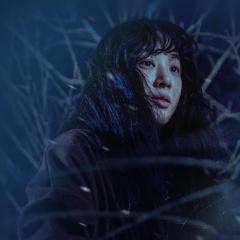 白色轿车里的女人 - qXOQXSOvb6jvF8gDNQL1GbyTikT.jpg