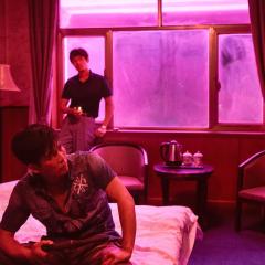 南方车站的聚会 - uDgMZrtJZqGgyFaNjZuJ0stLhvU.jpg