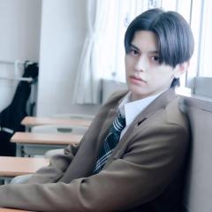 换座位后，发现身后的男生好像喜欢我 - pQVKXYepSTqWNvelZ1YK0Tn8zOP.jpg