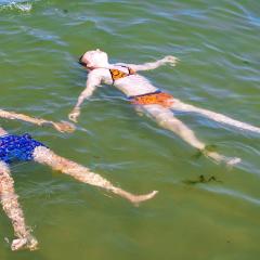 我和苔丝的非凡夏日 - k8kNs2mhm1AXsKhBNaXVEyDMgwJ.jpg